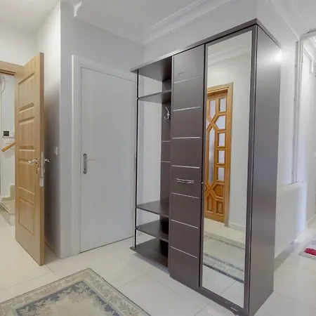 3 Bedroom Large And Comfortable Family House In Sisli Lägenhet