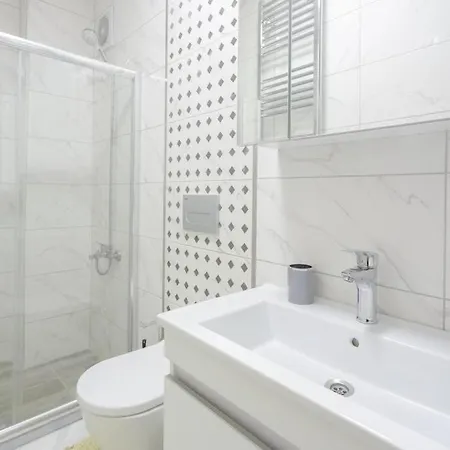 3 Bedroom Large And Comfortable Family House In Sisli Istanbul